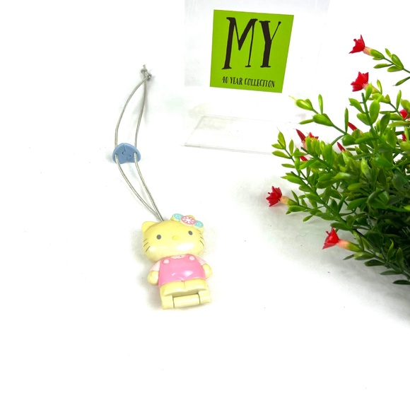 Hello Kitty Locket Necklace | Vintage McDonald’s Happy Meal Toy | Sanrio Collect - Picture 3 of 10